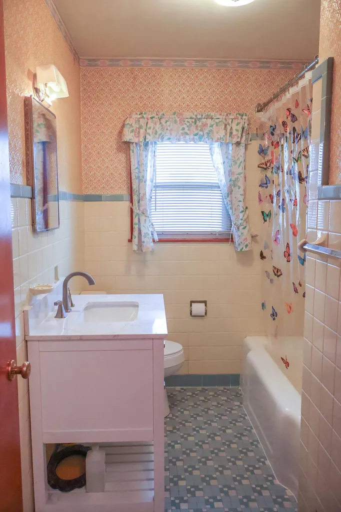 114 E Southeastern Avenue E Galien Village MI 49113