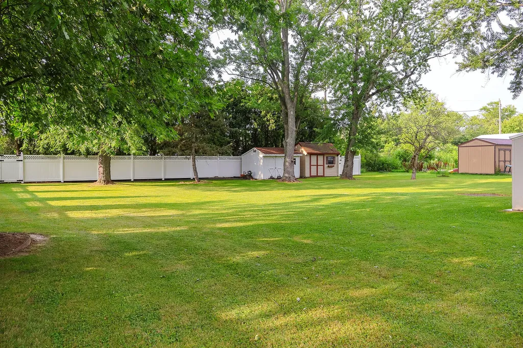 114 E Southeastern Avenue E Galien Village MI 49113