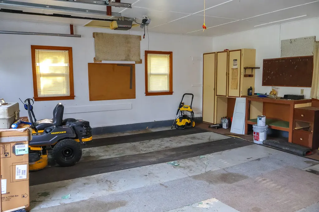 114 E Southeastern Avenue E Galien Village MI 49113