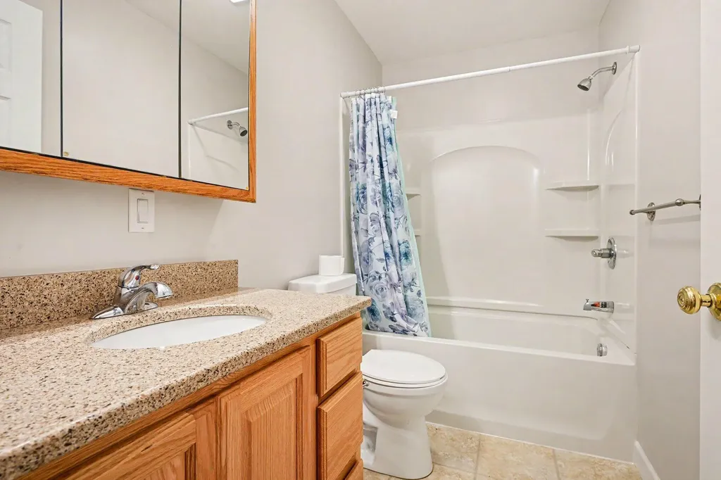 31 S New Moon Terrace S Springfield City MI 49037