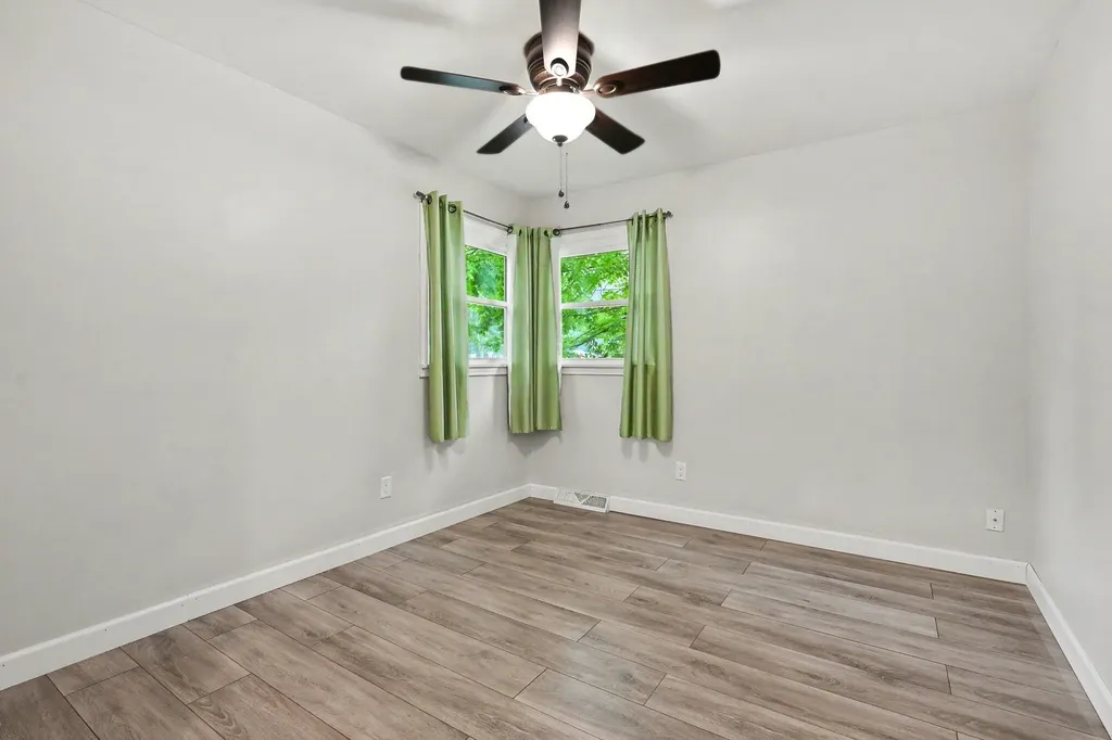 31 S New Moon Terrace S Springfield City MI 49037