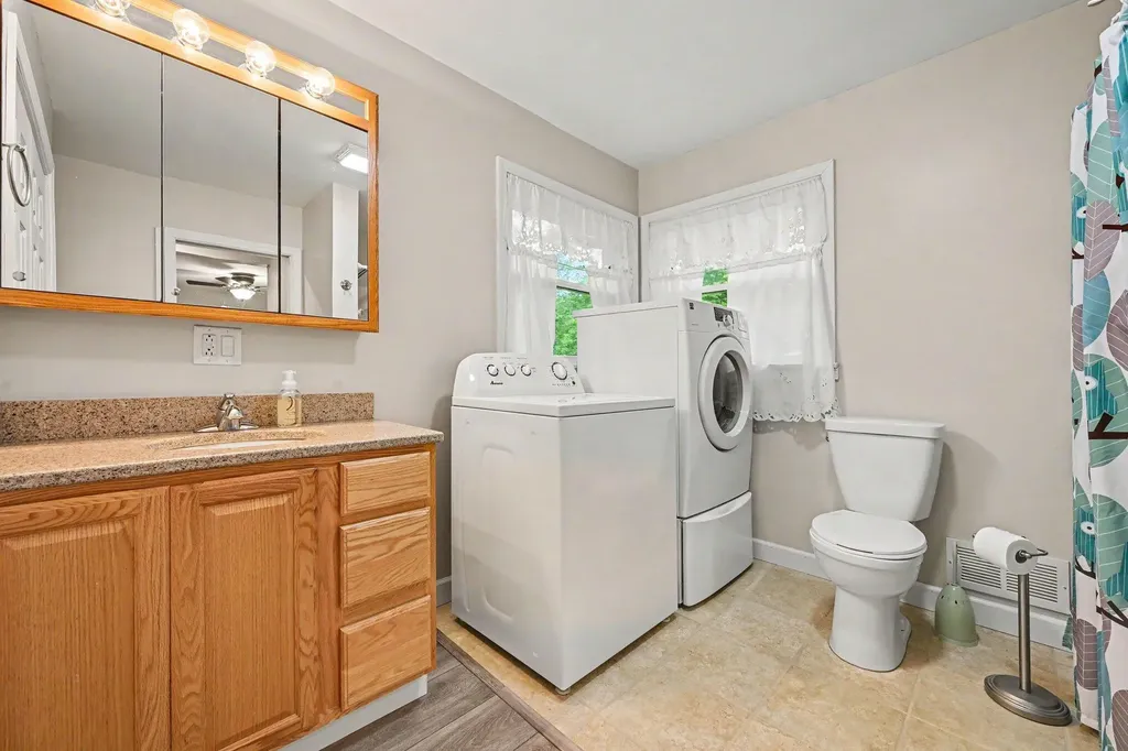 31 S New Moon Terrace S Springfield City MI 49037