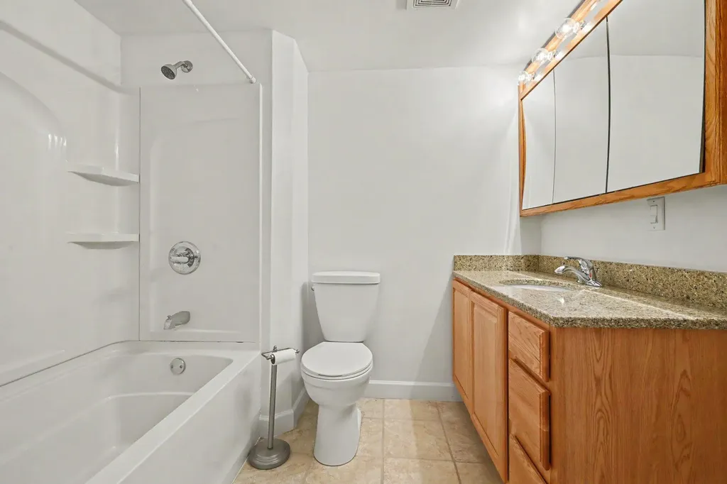 31 S New Moon Terrace S Springfield City MI 49037