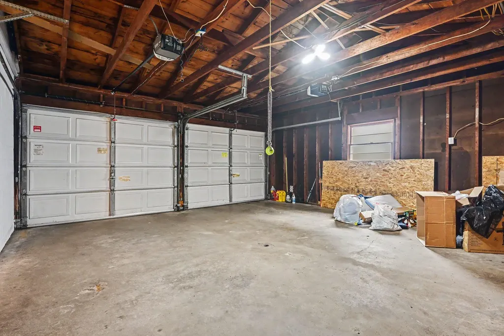 31 S New Moon Terrace S Springfield City MI 49037