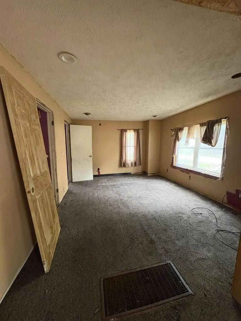 212 W South Street Hartford City MI 49057