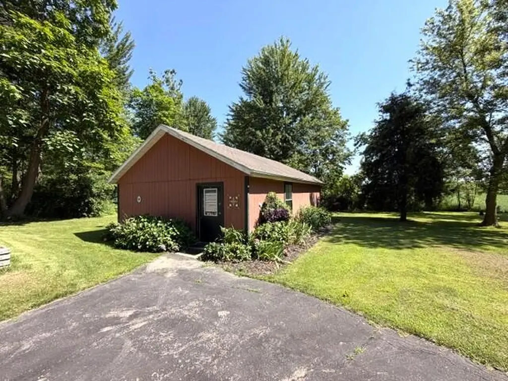 4084 Hartman Road Sodus Township MI 49126