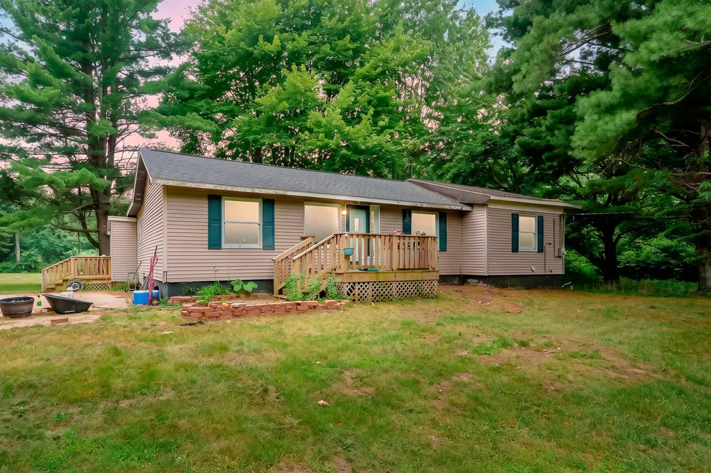 75583 24th Avenue Covert Township MI 49090