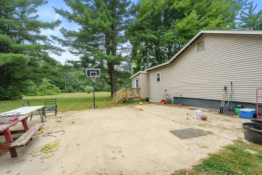 75583 24th Avenue Covert Township MI 49090