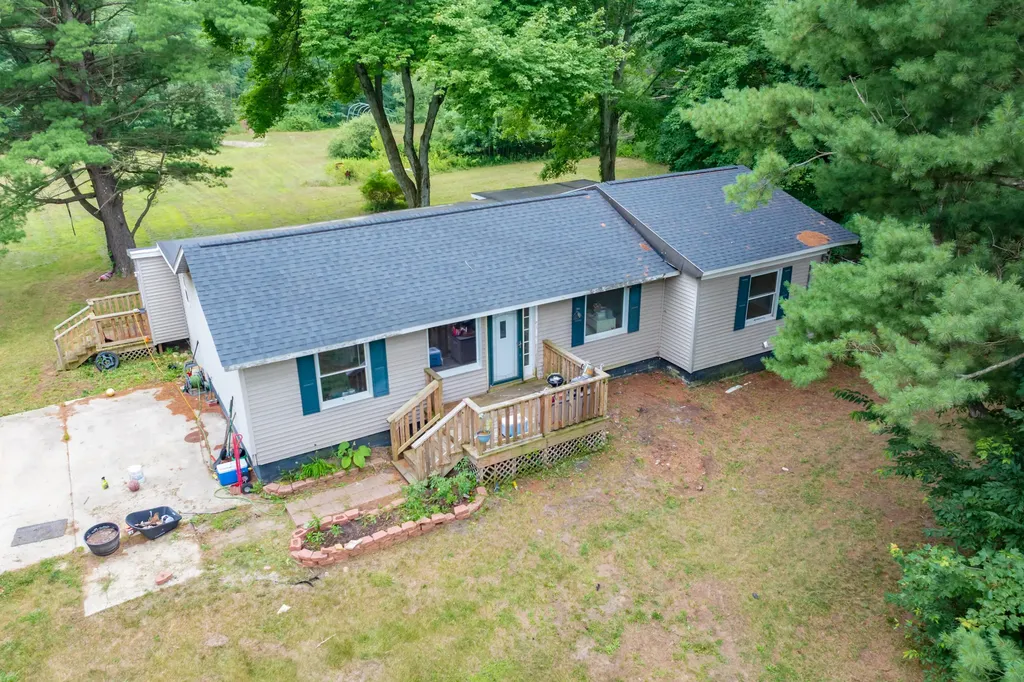 75583 24th Avenue Covert Township MI 49090