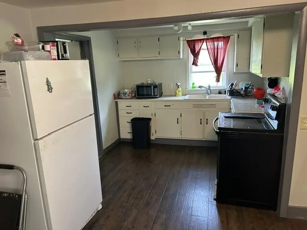 1984 Greenly Avenue Benton Charter Township MI 49022