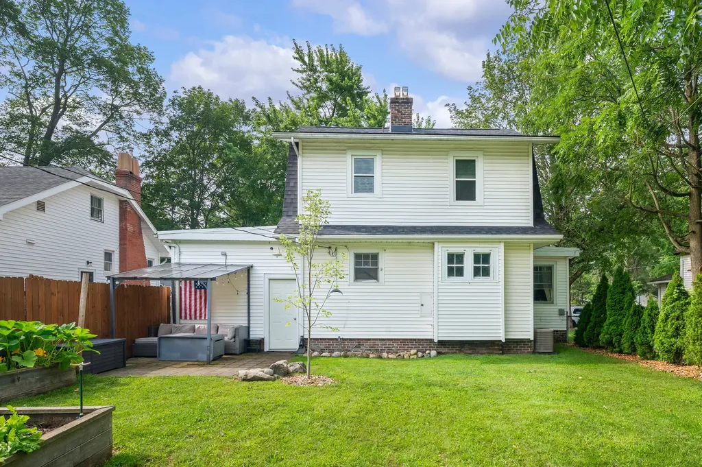 1607 Hickory Street Niles City MI 49120