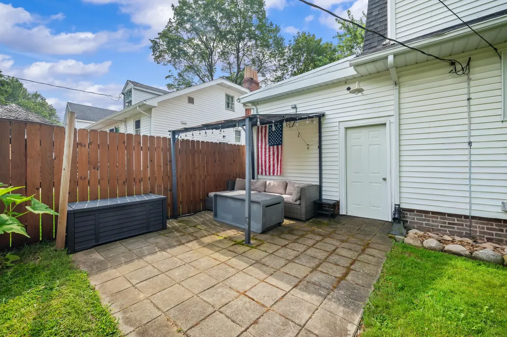 1607 Hickory Street Niles City MI 49120