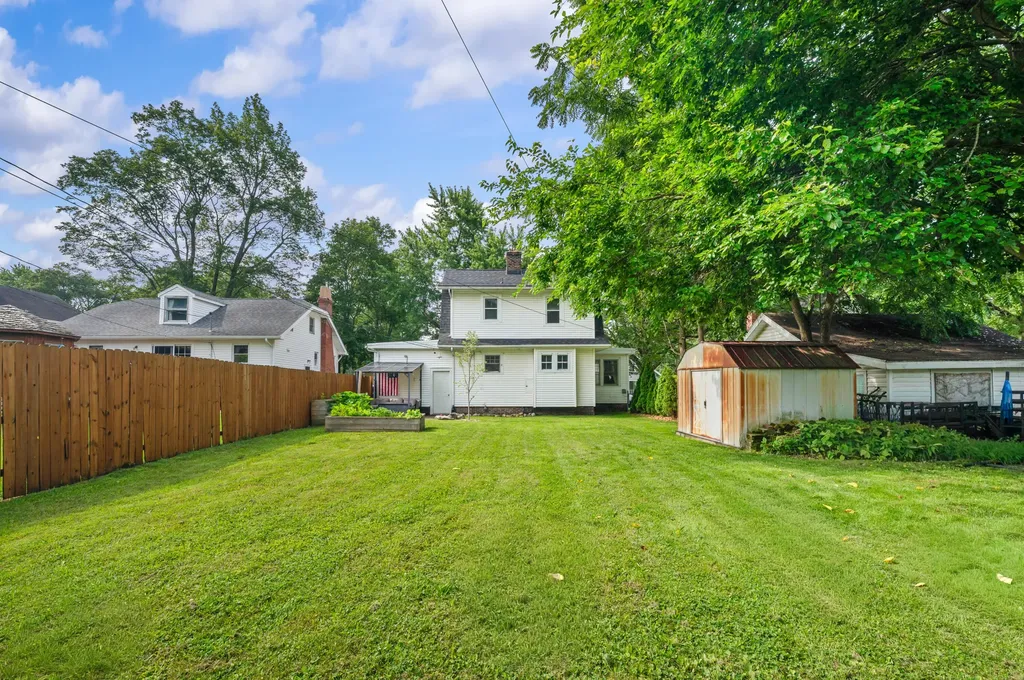 1607 Hickory Street Niles City MI 49120