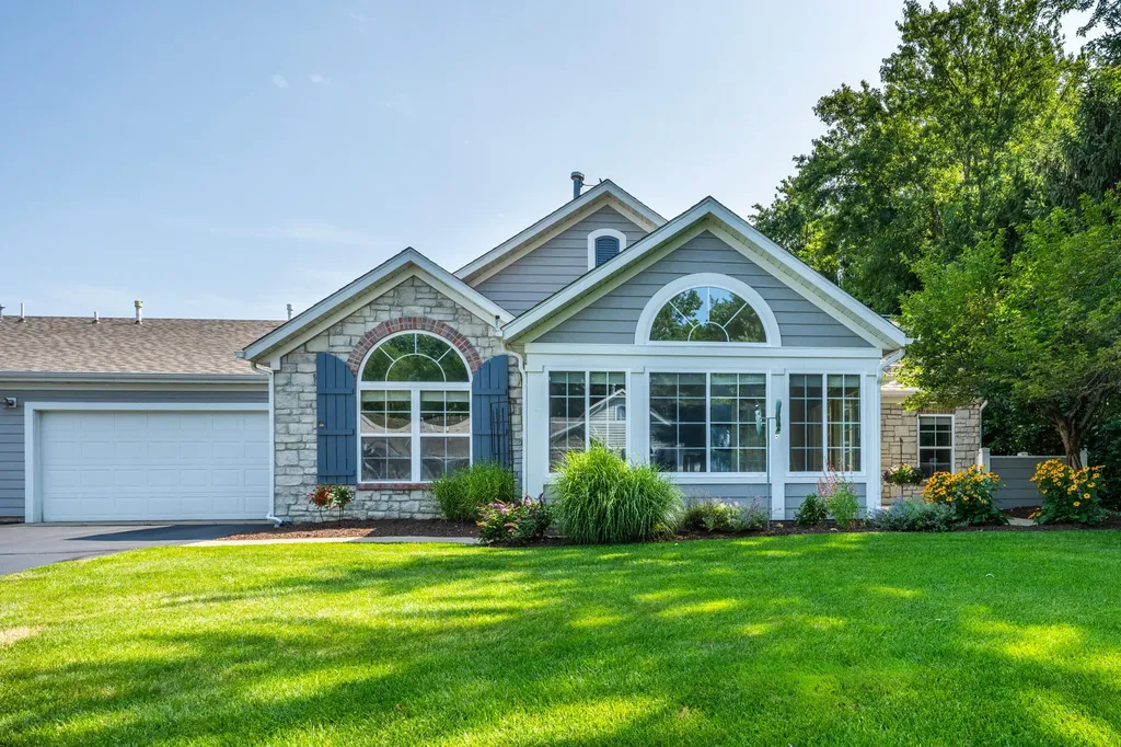 2822 Villa Lane Sodus Township MI 49022