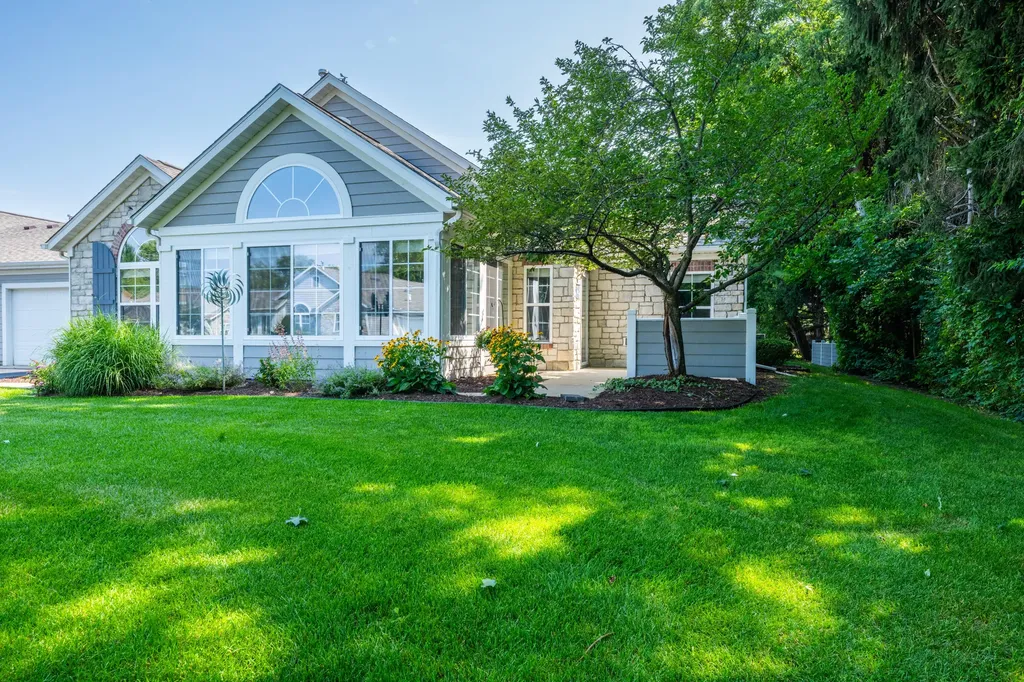 2822 Villa Lane Sodus Township MI 49022