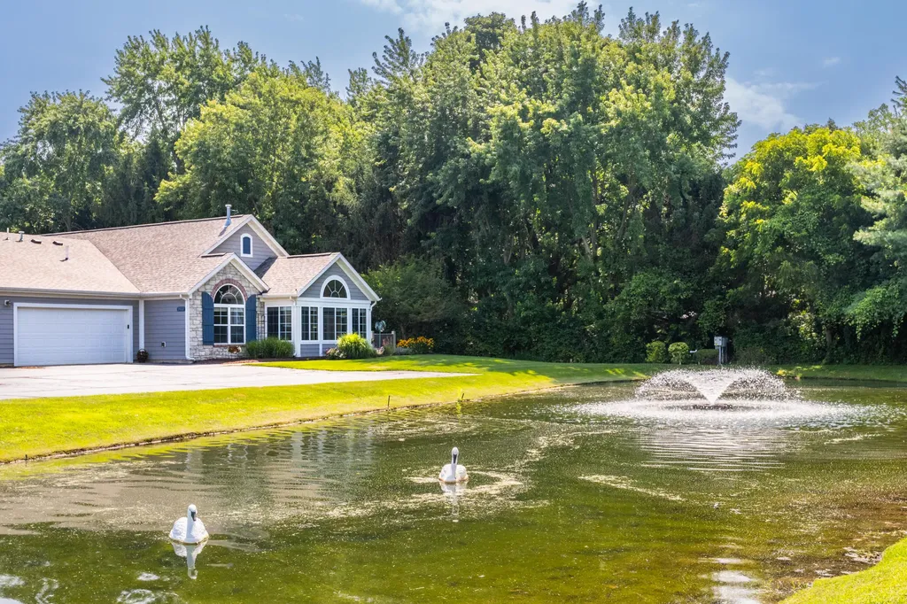 2822 Villa Lane Sodus Township MI 49022