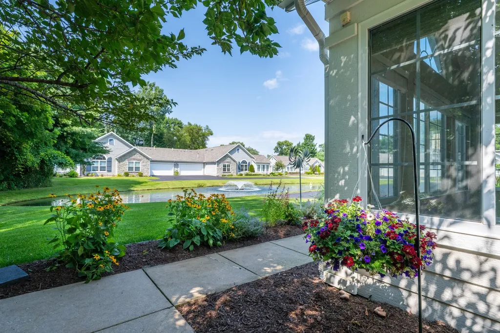2822 Villa Lane Sodus Township MI 49022