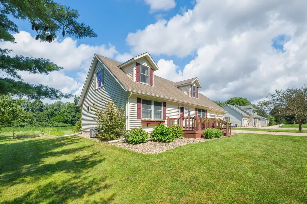 1136 Carberry Road Howard Township MI 49120