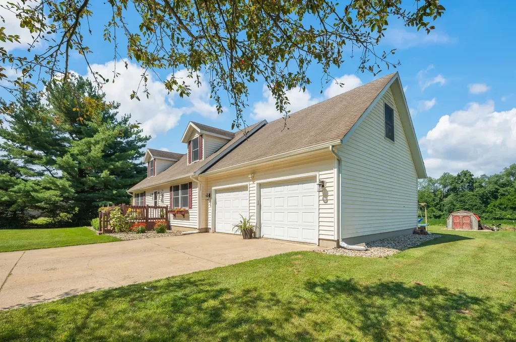 1136 Carberry Road Howard Township MI 49120