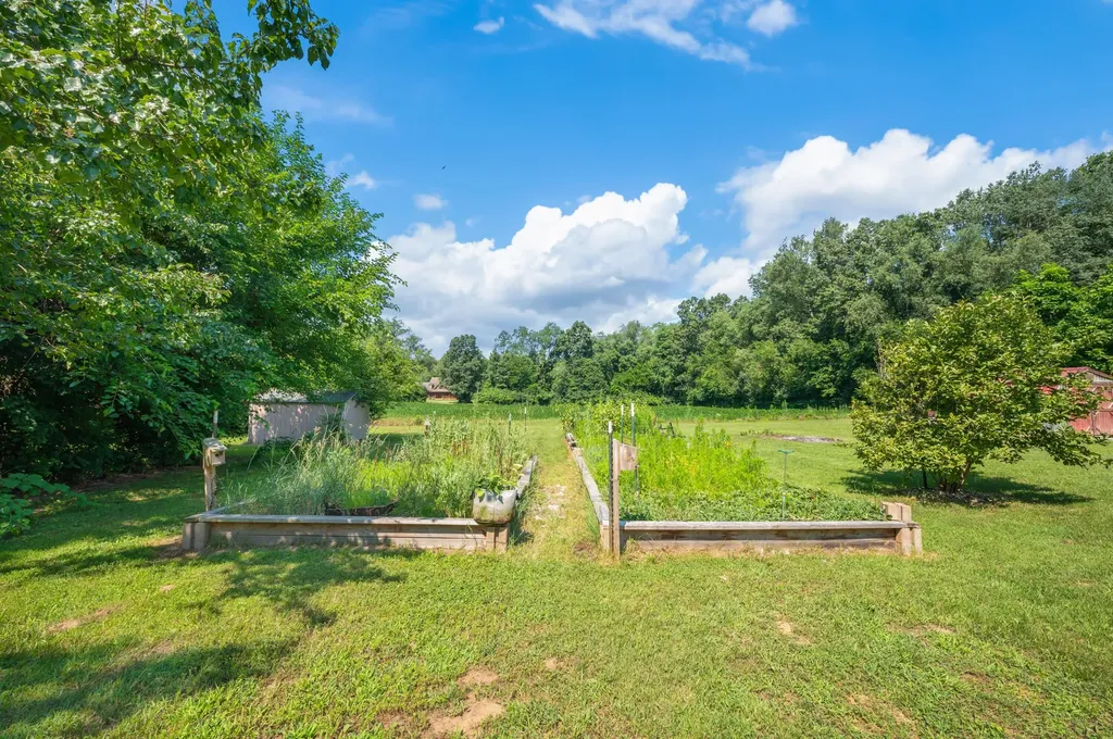 1136 Carberry Road Howard Township MI 49120