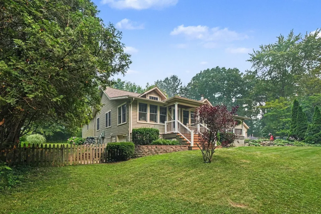 5359 Riverside Drive Hagar Township MI 49038