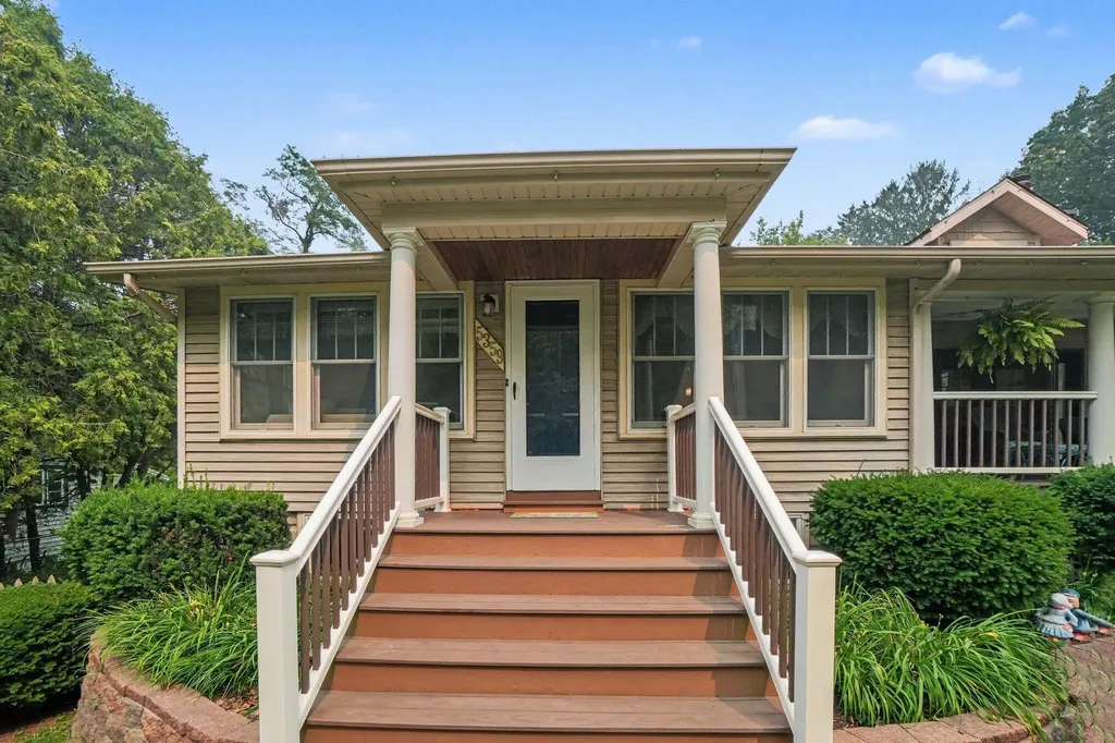 5359 Riverside Drive Hagar Township MI 49038