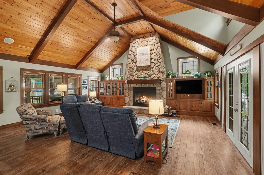 5359 Riverside Drive Hagar Township MI 49038