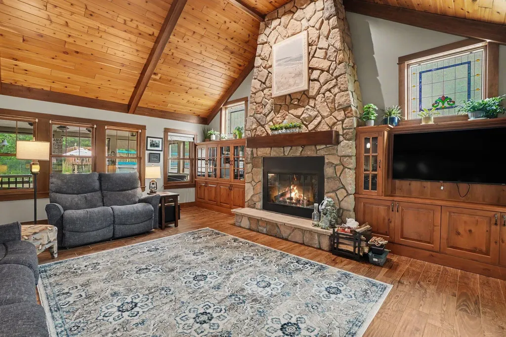 5359 Riverside Drive Hagar Township MI 49038