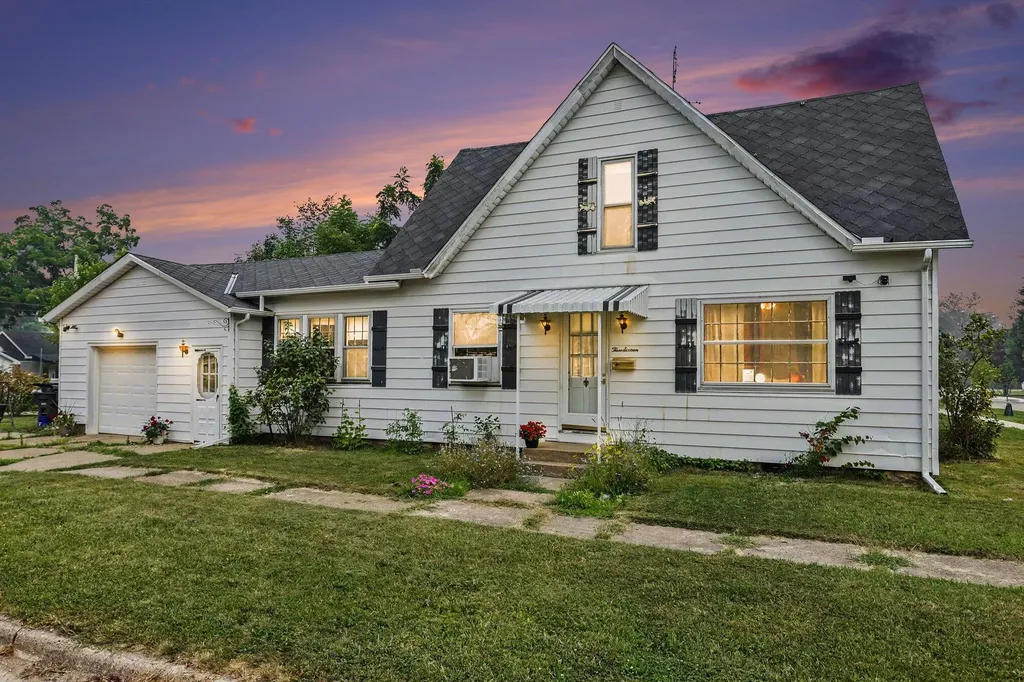 316 Magnolia Street Three Oaks Village MI 49128