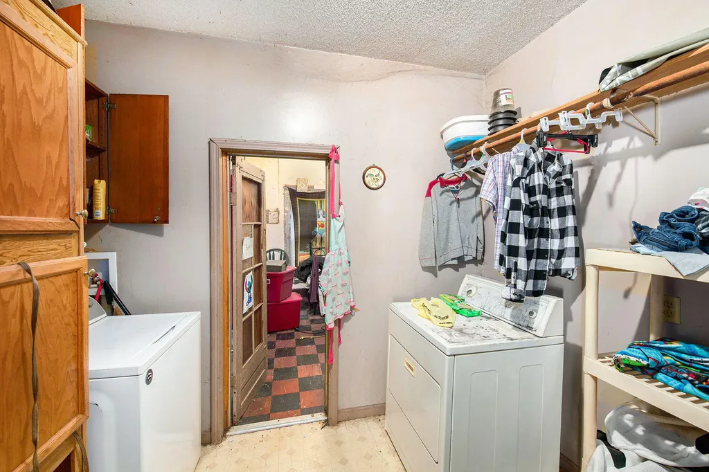 68022 Michigan 43 Geneva Township MI 49090