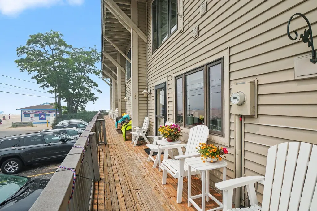 69 North Shore Drive South Haven City MI 49090