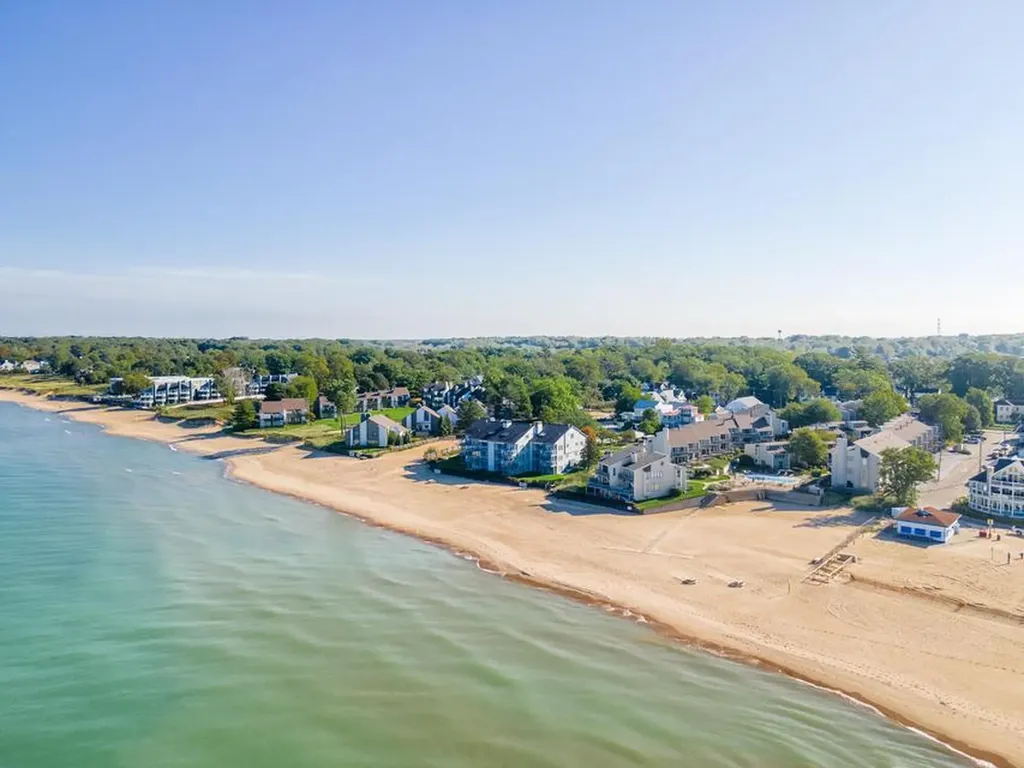 69 North Shore Drive South Haven City MI 49090