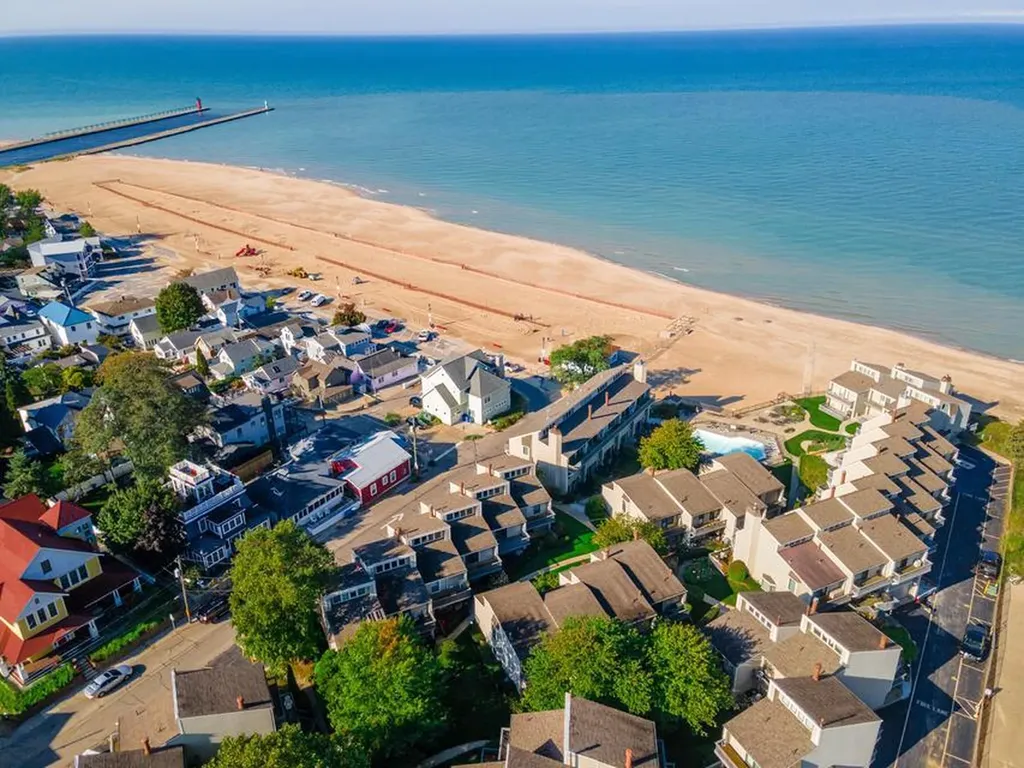 69 North Shore Drive South Haven City MI 49090