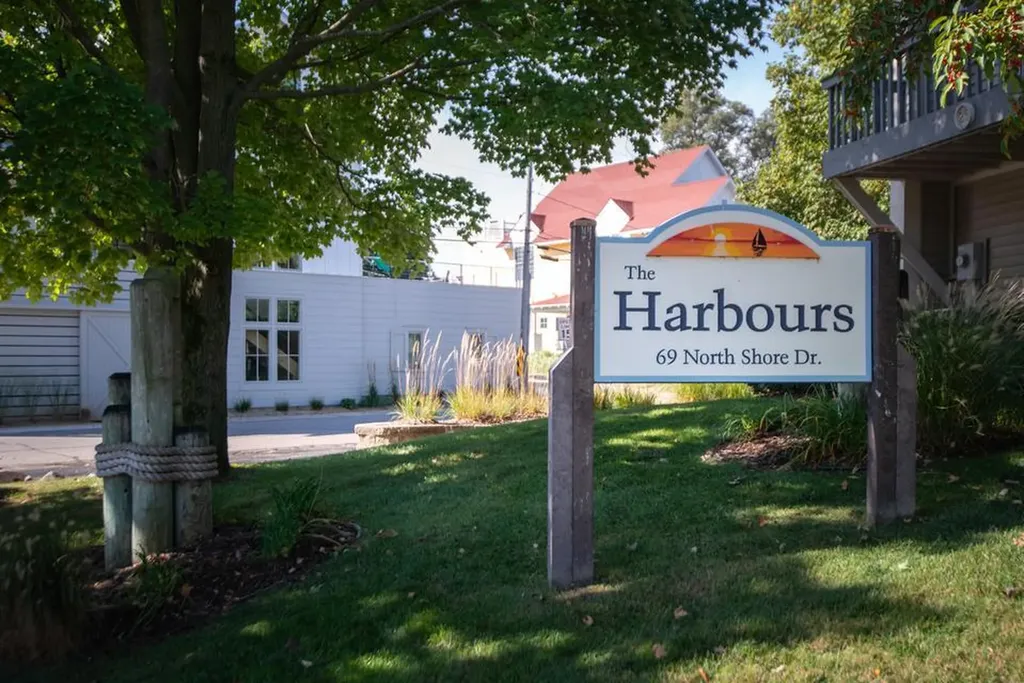 69 North Shore Drive South Haven City MI 49090