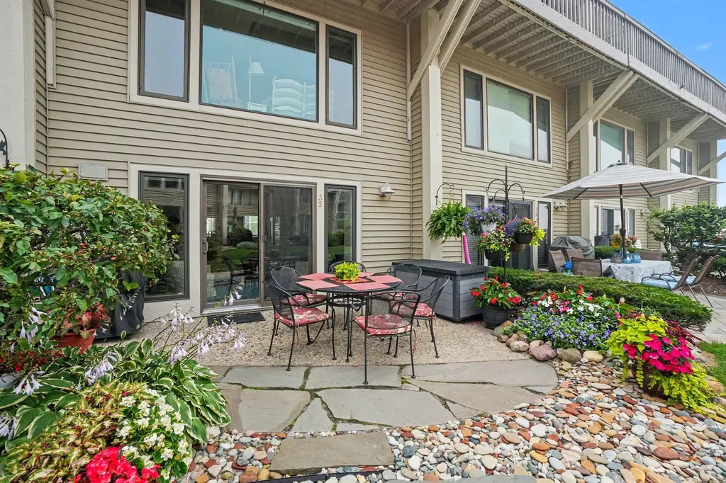 69 North Shore Drive South Haven City MI 49090