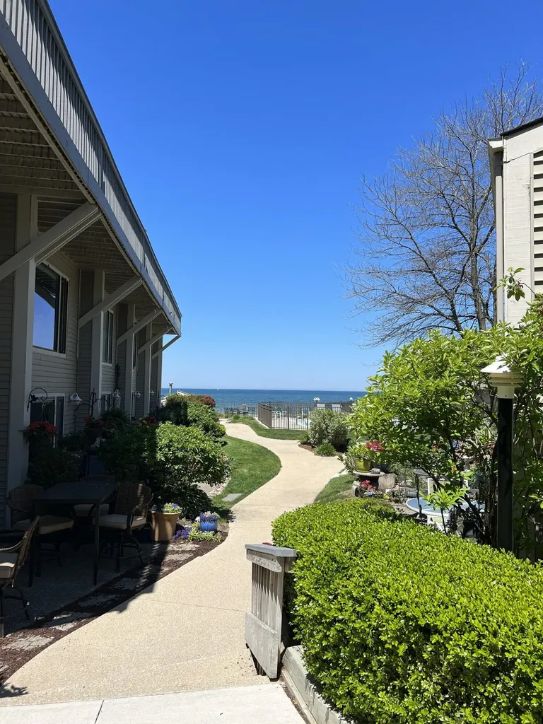 69 North Shore Drive South Haven City MI 49090