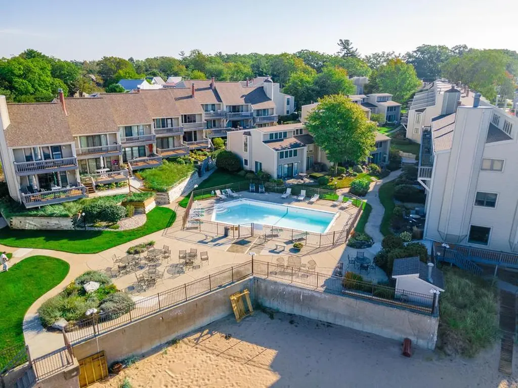 69 North Shore Drive South Haven City MI 49090