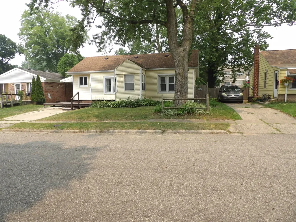 921 Burns Street Niles City MI 49120