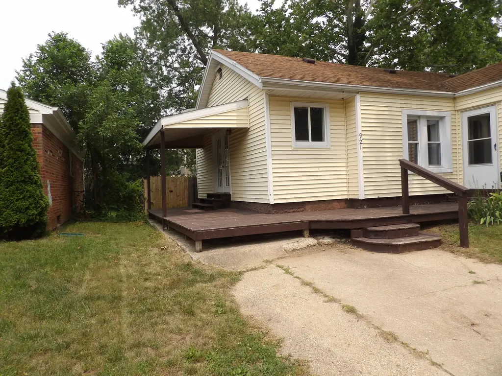 921 Burns Street Niles City MI 49120