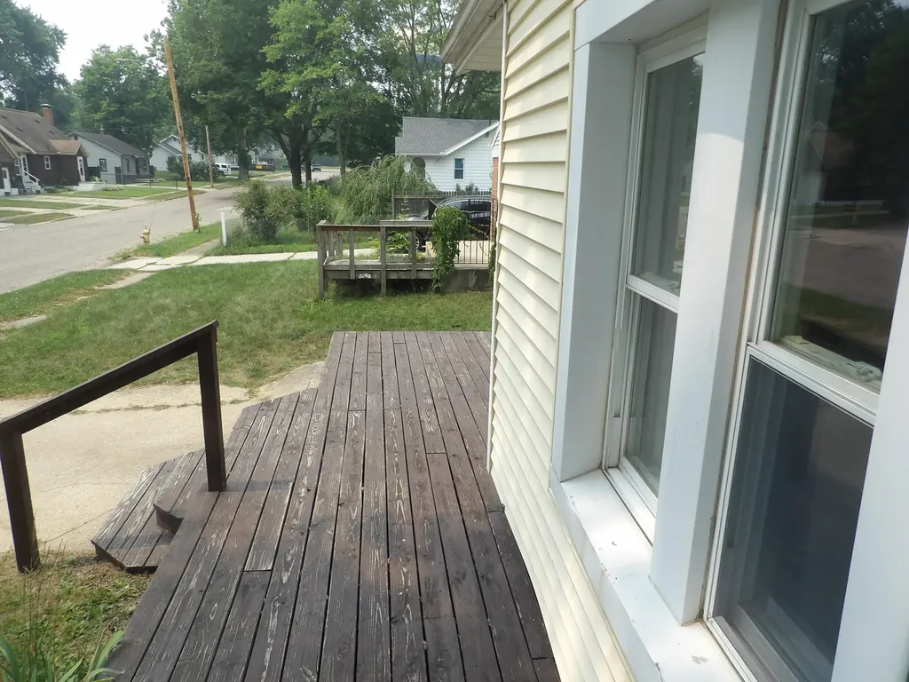 921 Burns Street Niles City MI 49120