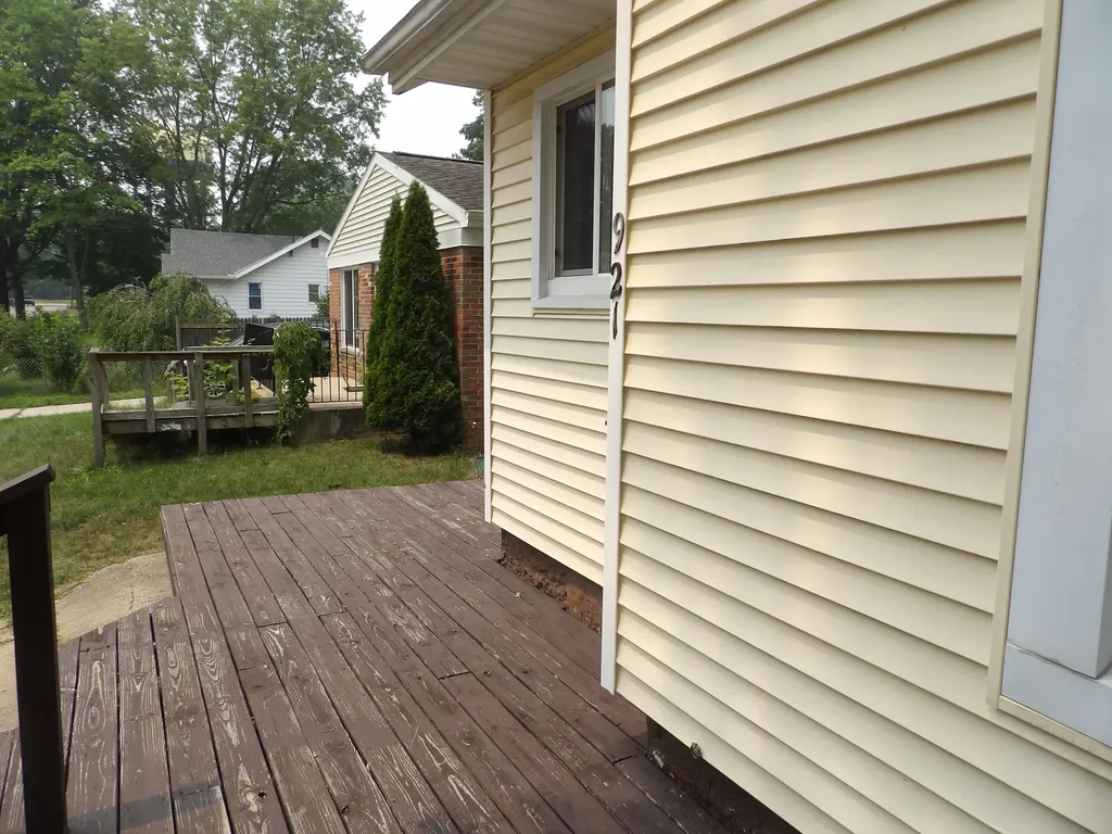 921 Burns Street Niles City MI 49120