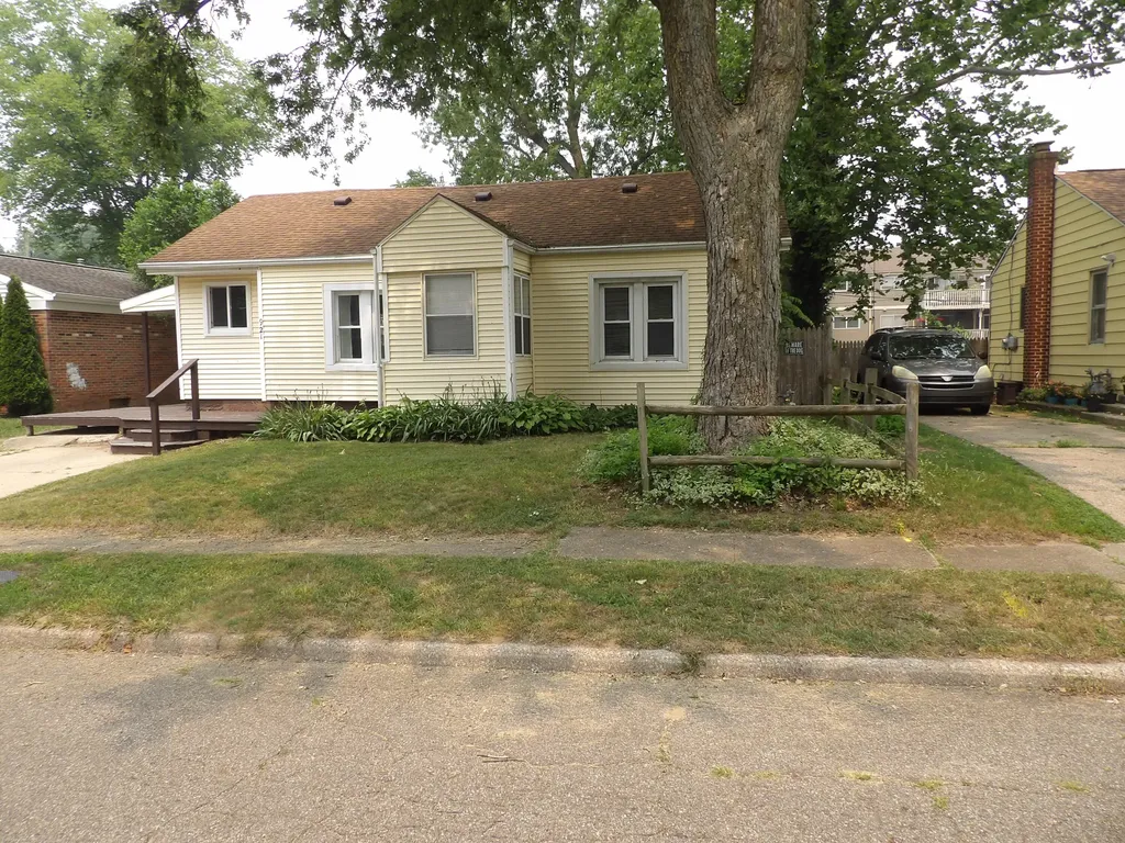 921 Burns Street Niles City MI 49120