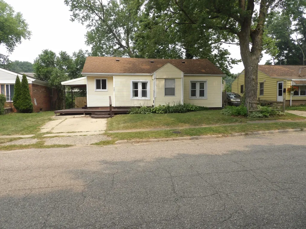921 Burns Street Niles City MI 49120