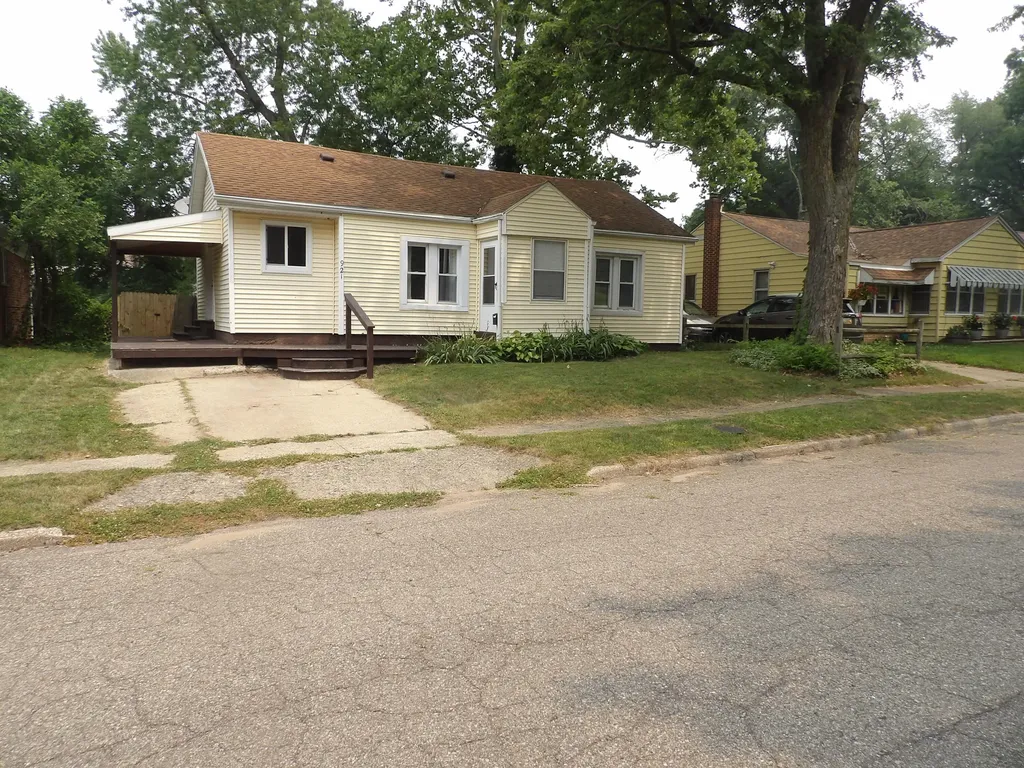 921 Burns Street Niles City MI 49120