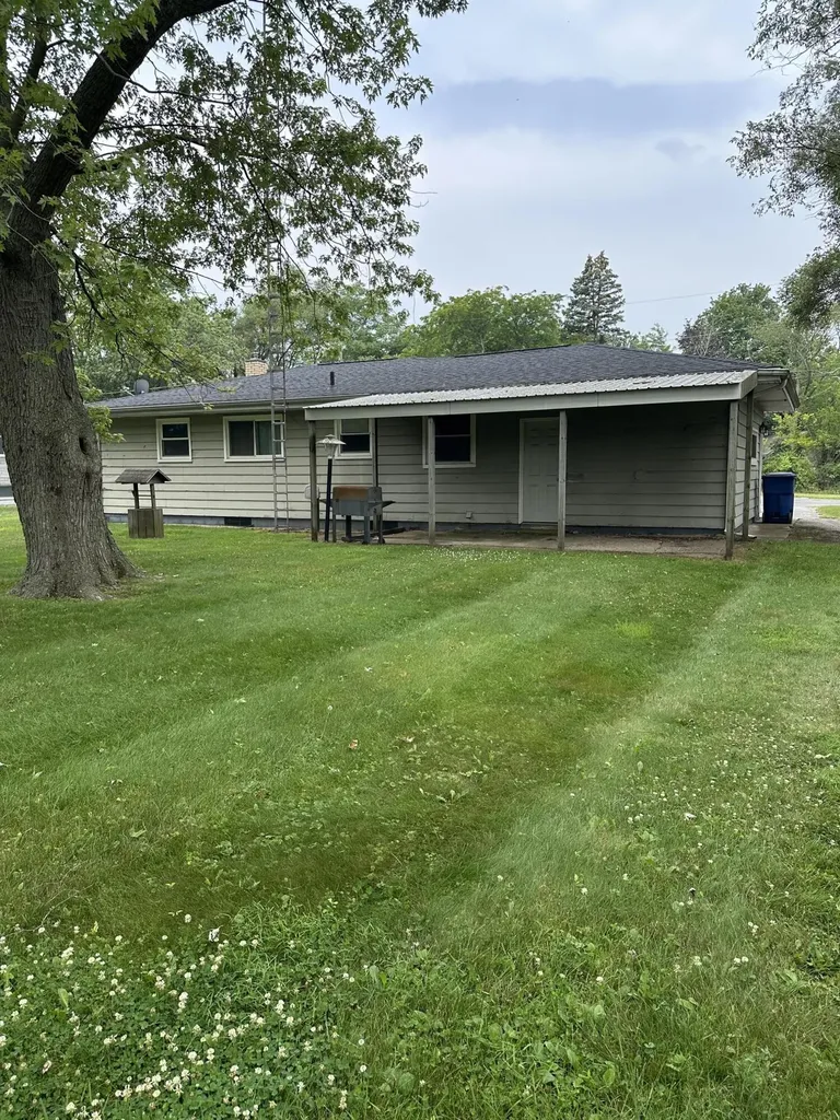 1060 Indiana Avenue Benton Charter Township MI 49022