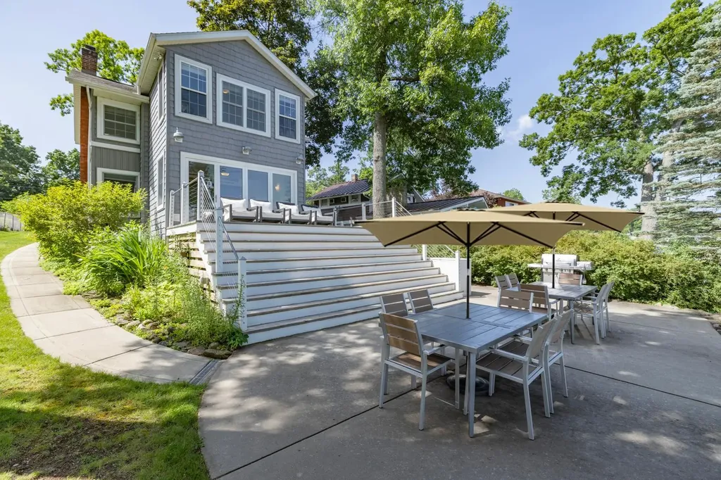 23612 S Shore Drive Ontwa Township MI 49112