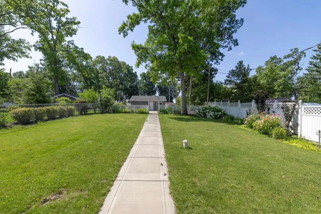 23612 S Shore Drive Ontwa Township MI 49112
