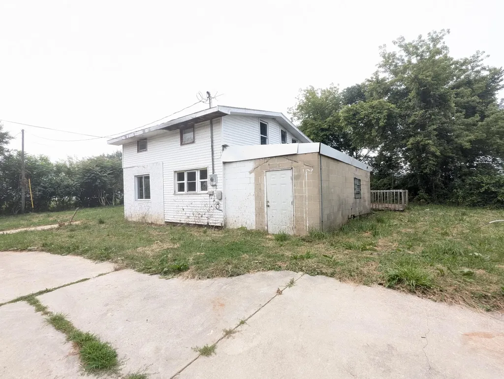 51270 92nd Avenue Hamilton Township MI 49045