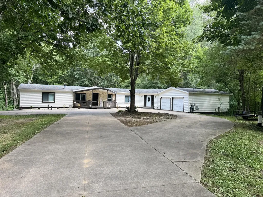 2888 Lyons Avenue Comstock Charter Township MI 49048