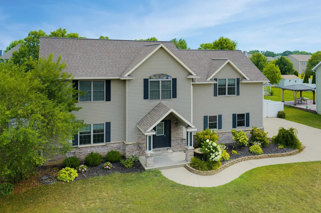 2053 Joni Lane Lincoln Charter Township MI 49127